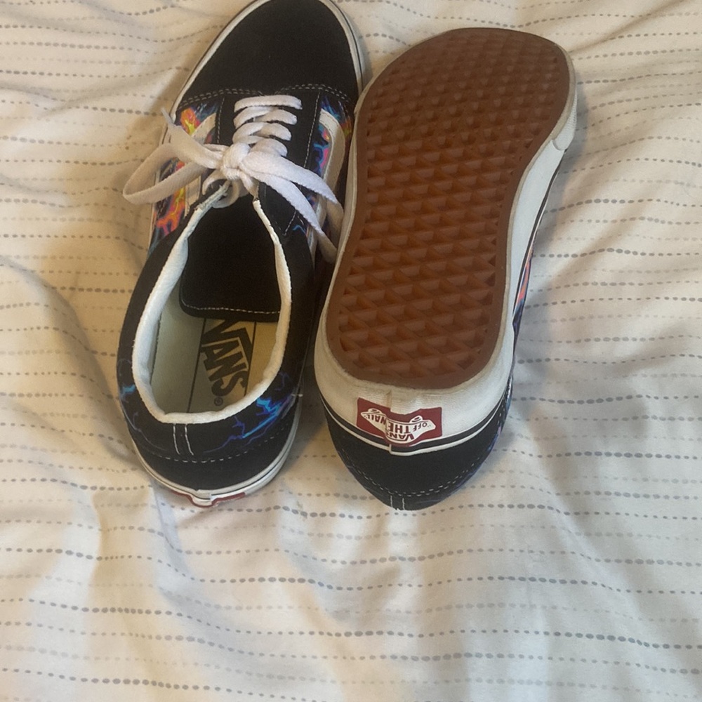 Lightning vans - Picture 3 of 3